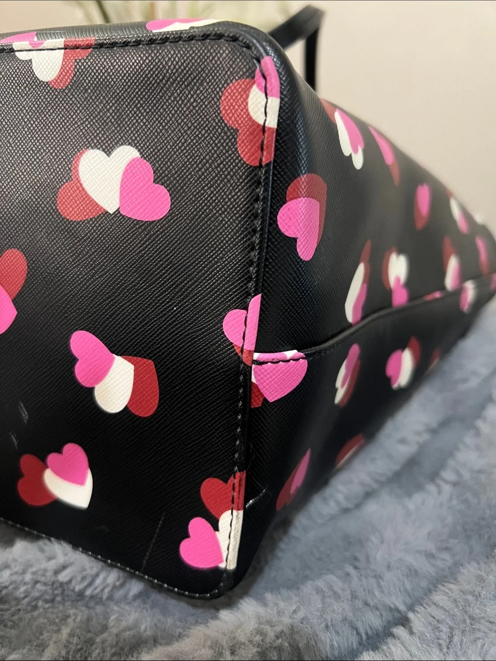 Kate Spade Margareta Black Tote with Pink and White Heart Print EUC retail $359